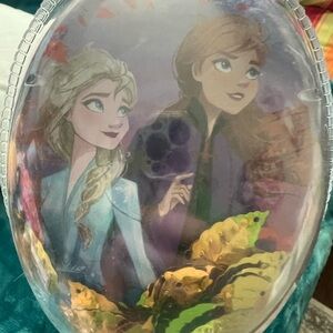 NWT-Anna and Elsa Frozen Hairbrush